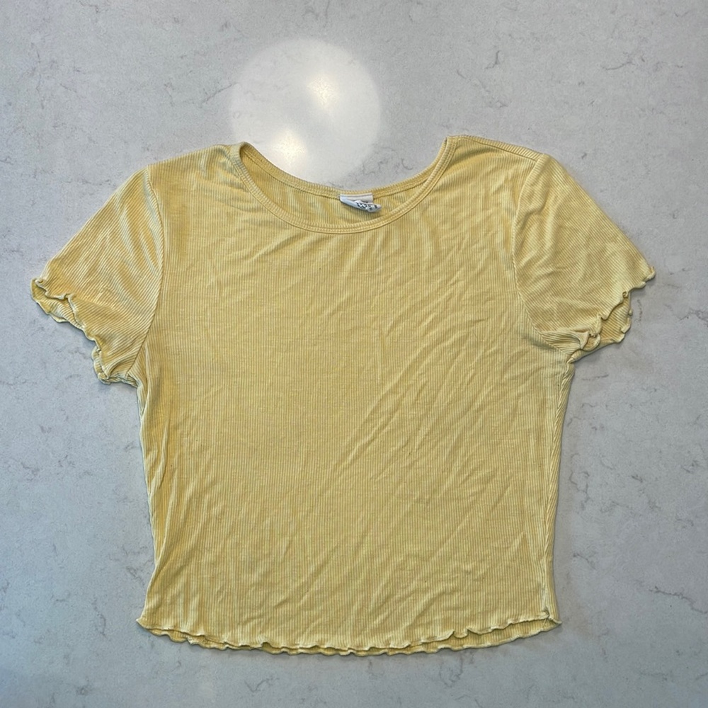 Pacsun destined yellow cropped T-shirt(Womens XL)-like new condition/barley worn